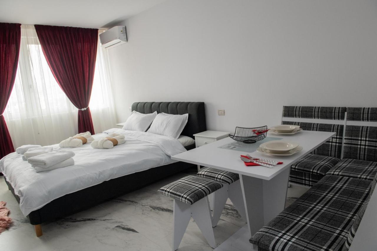 Apart Hotel Center Piatra Neamţ Exterior foto